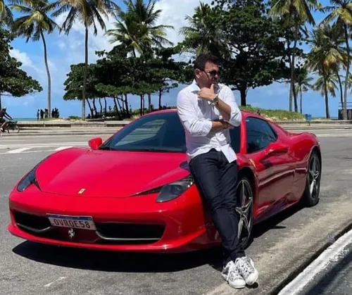 
          Imagem ilustrativa da imagem ''Xinxa da Cebola'' solto após passar 10 dias preso no Cotel, em Abreu e Lima
          