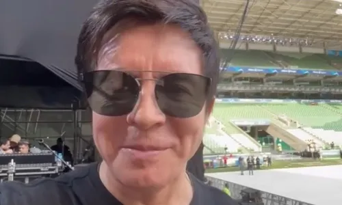 
          Imagem ilustrativa da imagem Xororó se incomoda com falha técnica durante tributo: "Desse jeito não dá"
          