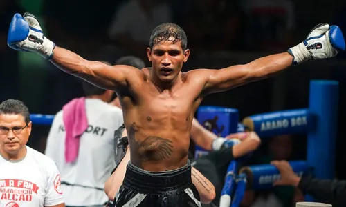 
          Imagem ilustrativa da imagem Yamaguchi Falcão: A jornada quádrupla do campeão dos ringues
          