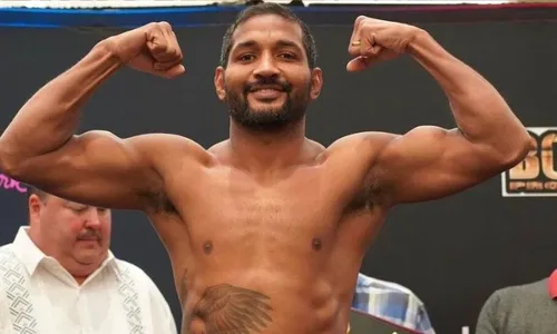 
          Imagem ilustrativa da imagem Yamaguchi Falcão: A jornada quádrupla do campeão dos ringues
          