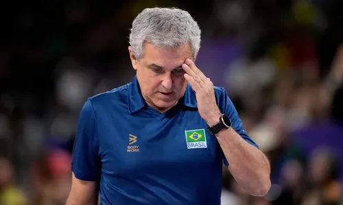 
          Imagem ilustrativa da imagem Zé Roberto 'completa' quadro de medalhas e não garante que fica na seleção de vôlei
          