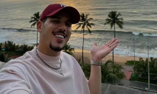 
          Imagem ilustrativa da imagem Zé Vaqueiro se declara para esposa após morte do filho: 'Mais incrível do mundo'
          