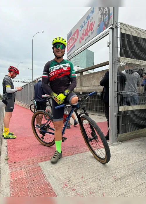 Imagem ilustrativa da imagem Ciclista perde a perna por causa de câncer e vira atleta