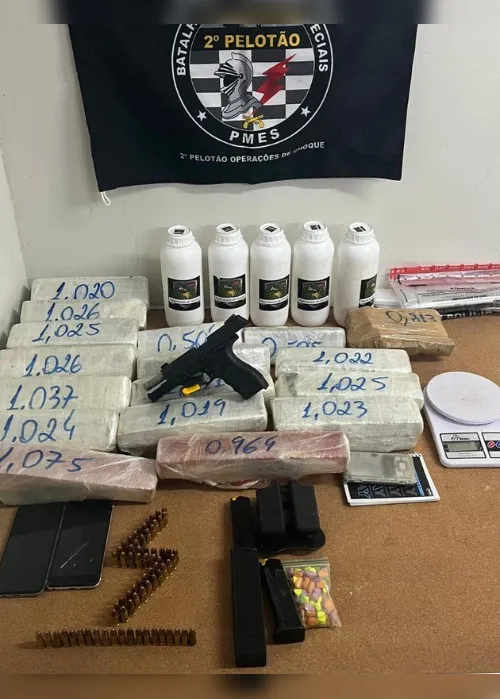 Imagem ilustrativa da imagem Polícia persegue seis suspeitos e encontra 16 quilos de maconha em Vitória