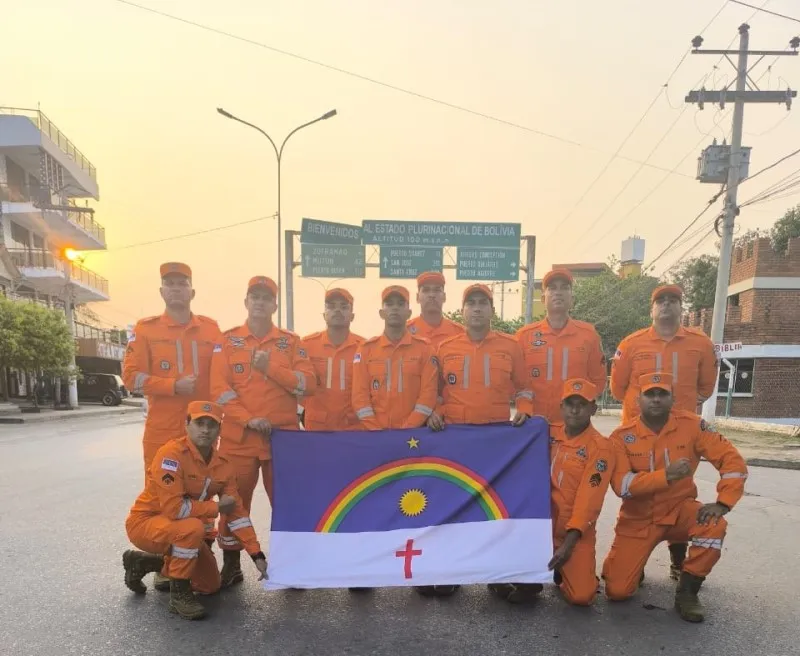 Imagem ilustrativa da imagem Bombeiros pernambucanos retornam para casa após missão humanitária na Bolívia