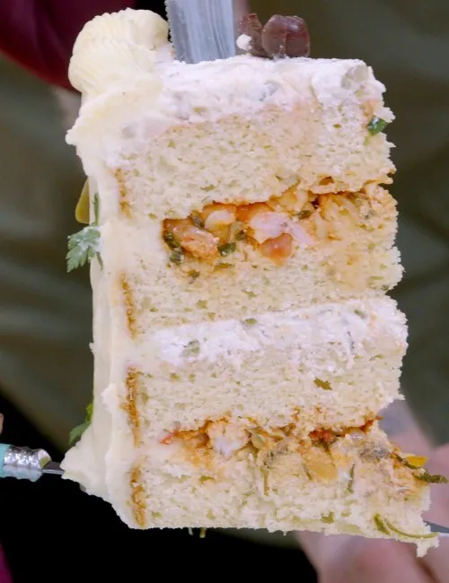 Imagem ilustrativa da imagem Confeiteiro capixaba faz bolo de moqueca no Bake Off Brasil