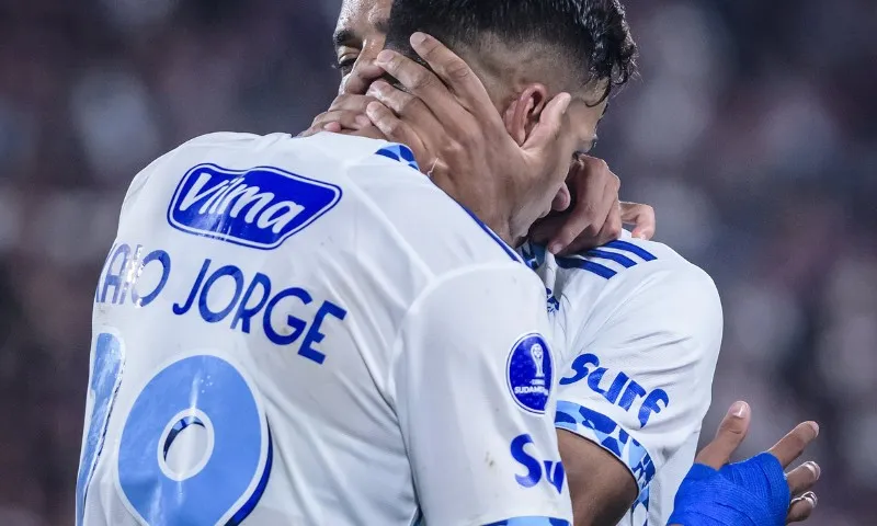 Imagem ilustrativa da imagem Cruzeiro é surpreendido pelo Mushuc Runa; veja memes