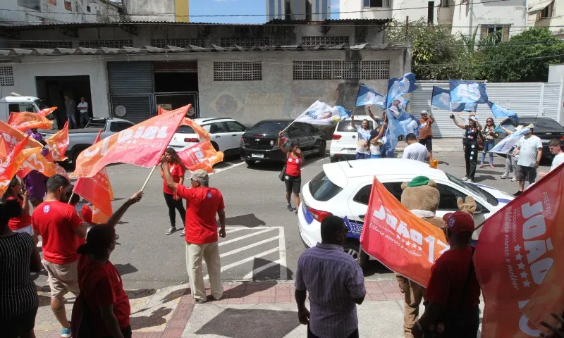 Imagem ilustrativa da imagem Debate da TV Tribuna: chegada com trio elétrico e clima cordial nos bastidores