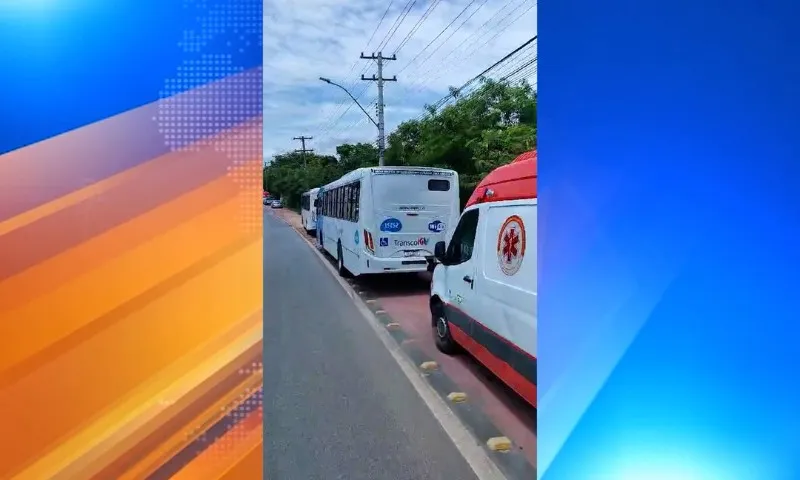 Imagem ilustrativa da imagem Engavetamento envolvendo três ônibus do Transcol deixa 17 pessoas feridas na Serra