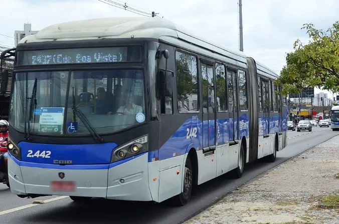 Imagem ilustrativa da imagem Passagem de ônibus vai ficar mais cara no Grande Recife no início de 2025