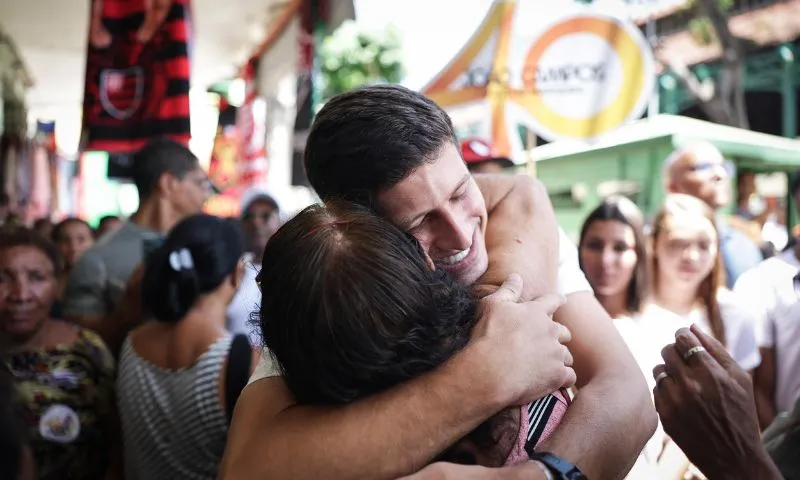 Imagem ilustrativa da imagem João Campos defende união após reeleição: "Agora é tempo de desmontar o palanque"