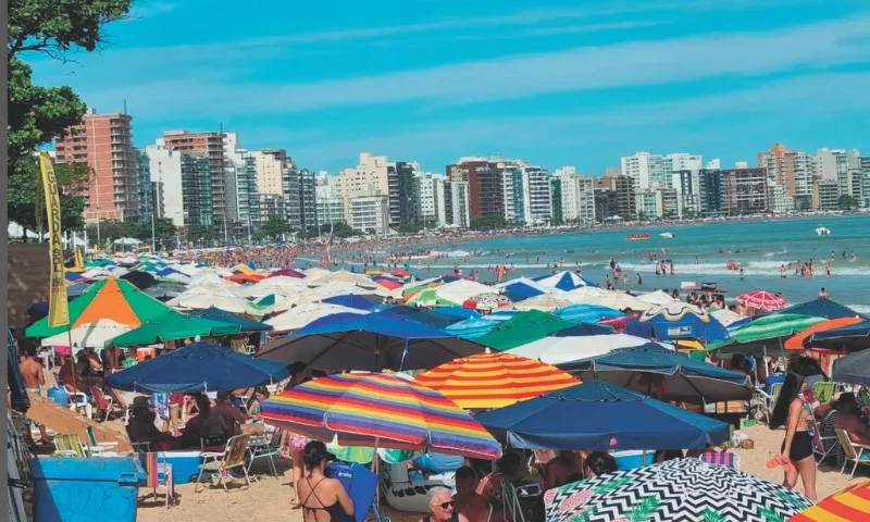 Imagem ilustrativa da imagem Mais de 200 multados nas praias de Vitória durante o feriado