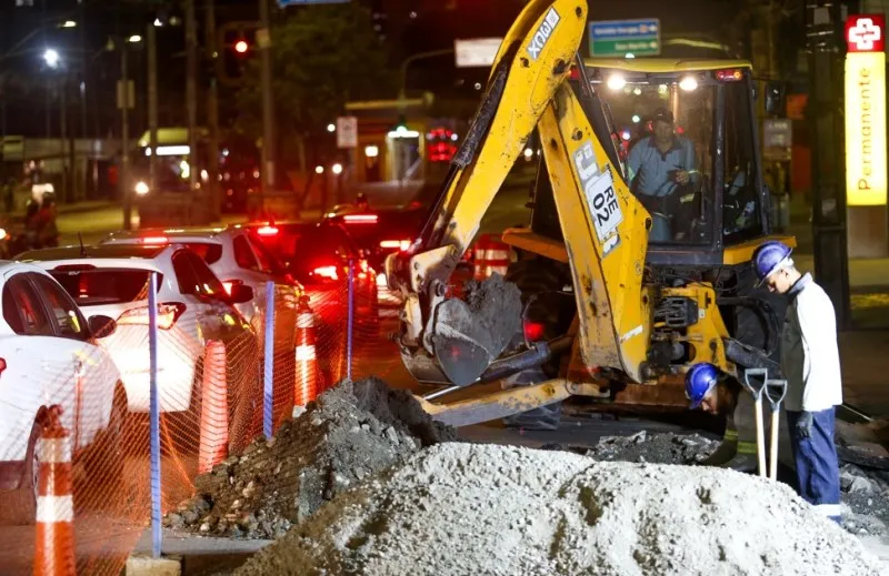 Imagem ilustrativa da imagem Obra na Avenida Caxangá vai melhorar abastecimento d’água no Cordeiro e no Zumbi