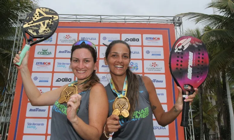 Imagem ilustrativa da imagem Praia de Camburi recebe o segundo dia do Tribuna Open de Beach Tennis