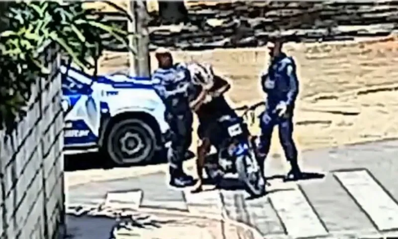 Imagem ilustrativa da imagem Agressão de policial militar a motociclista em Cariacica vai ser investigada