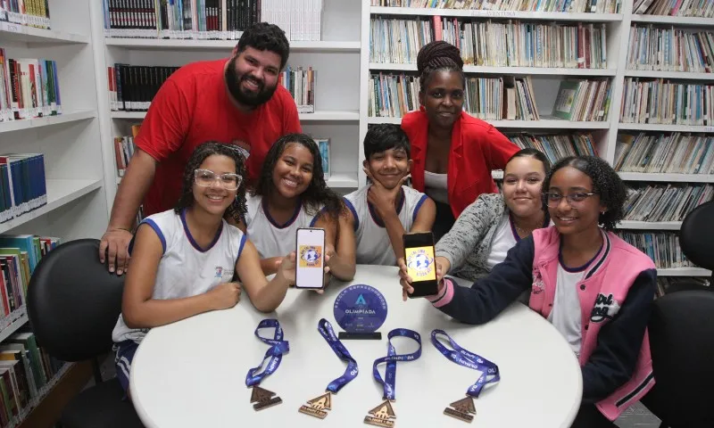 Imagem ilustrativa da imagem Alunos de Vitória na final de olimpíada nacional