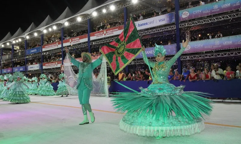 Imagem ilustrativa da imagem Carnaval de Vitória: venda de ingressos para os desfiles começa na próxima terça