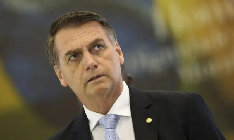 Imagem ilustrativa da imagem Bolsonaro sobre pedir prisão domiciliar se condenado: 'Não peço nada, sou inocente'