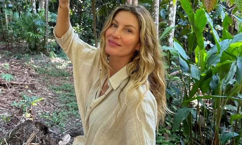 Imagem ilustrativa da imagem Gisele Bündchen interrompe carreira para se dedicar à maternidade, diz site