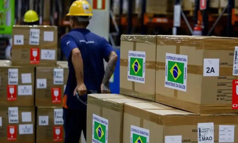 Imagem ilustrativa da imagem Governo envia kits para cidades do Amazonas que enfrentam seca severa