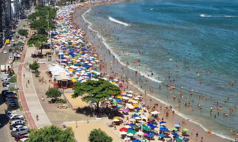 Imagem ilustrativa da imagem Vai dar praia? Veja a previsão do tempo para o final de semana no ES