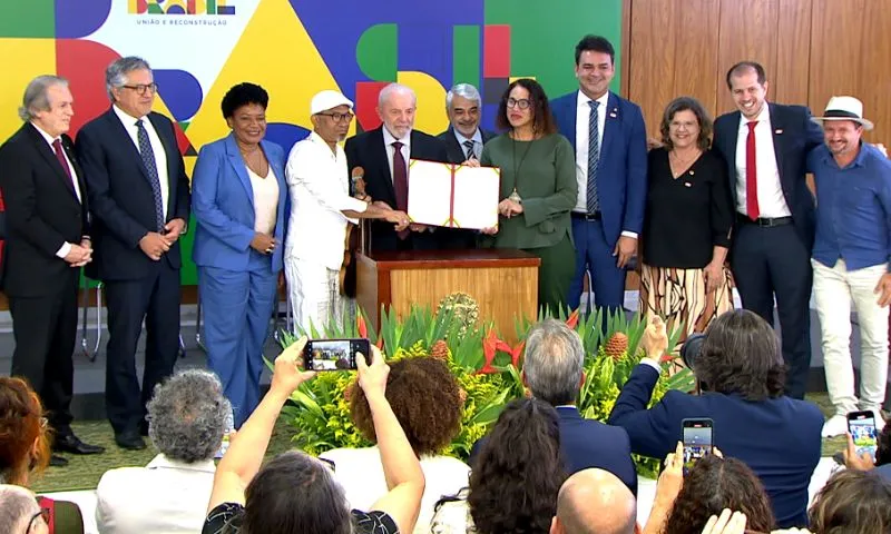 Imagem ilustrativa da imagem Lula sanciona lei que institui o Dia Nacional do Maracatu no Brasil