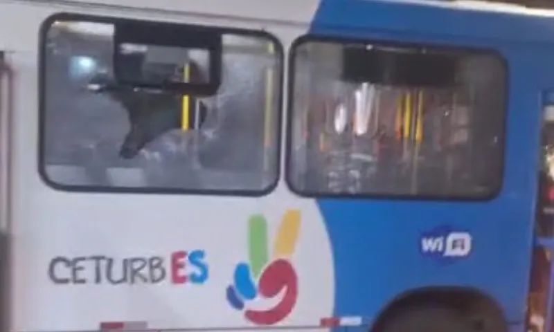 Imagem ilustrativa da imagem Circulação de ônibus é alterada em Vitória após protestos por morte de adolescente