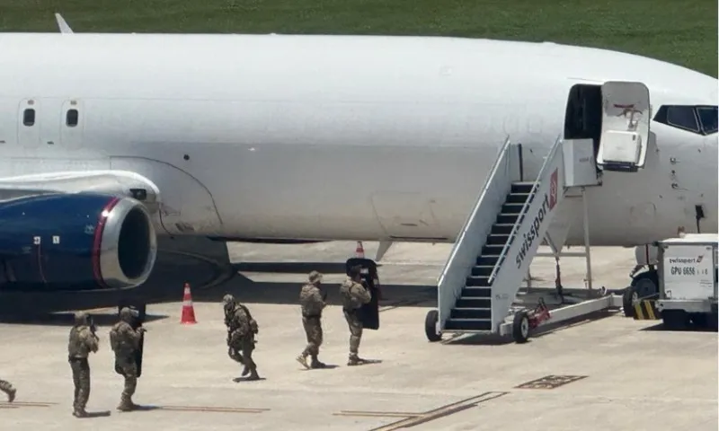 Imagem ilustrativa da imagem Sequestro de avião e ameaça de bomba: como foi o simulado no Aeroporto de Vitória