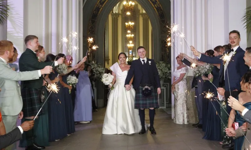 Imagem ilustrativa da imagem Tradição da Escócia emociona em casamento na Catedral de Vitória. Veja registros