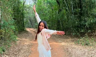 Imagem ilustrativa da imagem Anitta é exaltada por Shakira como 'rainha do funk brasileiro' em premiação