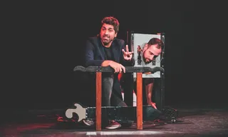 Imagem ilustrativa da imagem Mistura de mágica e humor no teatro em Vitória