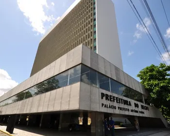 Imagem ilustrativa da imagem Recife lança estacionamento solidário para arrecadar alimentos durante Carnaval