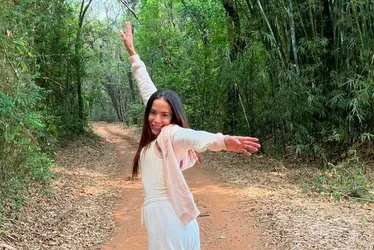 Imagem ilustrativa da imagem Anitta é exaltada por Shakira como 'rainha do funk brasileiro' em premiação
