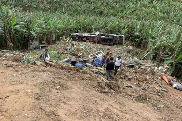 Imagem ilustrativa da imagem Acidente em ribanceira com trio elétrico deixa 3 mortos e 6 feridos em Pernambuco