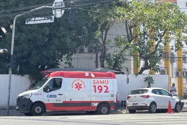 Imagem ilustrativa da imagem Acidente entre ambulância do SAMU e carro assusta moradores da Madalena