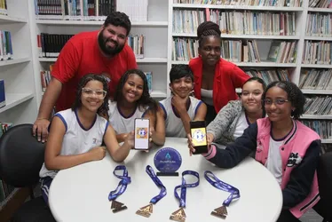 Imagem ilustrativa da imagem Alunos de Vitória na final de olimpíada nacional