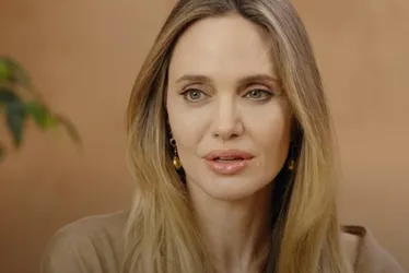 Imagem ilustrativa da imagem Angelina Jolie vive crise financeira após divórcio, diz site