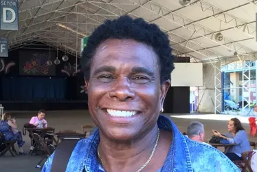 Imagem ilustrativa da imagem Após 50 anos, Neguinho da Beija-Flor anuncia último desfile em 2025