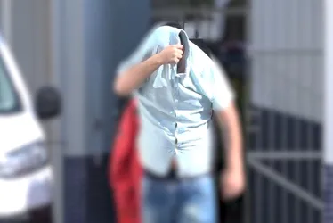 Imagem ilustrativa da imagem Biomédico é preso após se passar por policial para conseguir cigarro eletrônico