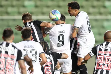 Imagem ilustrativa da imagem Botafogo empata com o Atlético-MG e vê vantagem para o Palmeiras diminuir