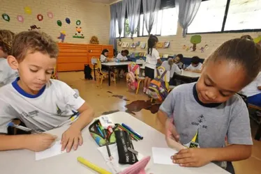 Imagem ilustrativa da imagem Brasil aumenta investimento público em educação
