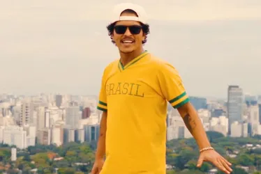 Imagem ilustrativa da imagem Bruno Mars pode se tornar cidadão honorário do Brasil. Entenda