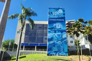 Imagem ilustrativa da imagem Câmara de município do Sul do ES vai pagar R$ 6 mil de abono para servidores