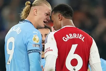 Imagem ilustrativa da imagem City arranca empate do Arsenal nos acréscimos e reassume a ponta do Inglês
