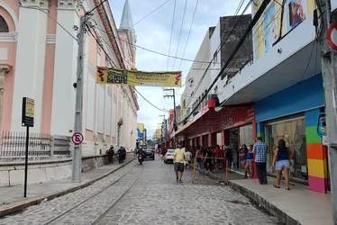 Imagem ilustrativa da imagem Como vai funcionar o comércio do Recife no domingo da eleição?