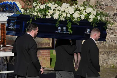Imagem ilustrativa da imagem Corpo Liam Payne está sendo velado na Inglaterra com a presença de ex-One Direction