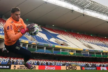 Imagem ilustrativa da imagem Ederson traça estratégia para seleção brasileira retomar confiança