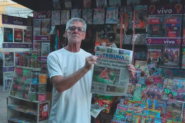 Imagem ilustrativa da imagem Edição histórica de A Tribuna faz sucesso e donos de bancas comemoram