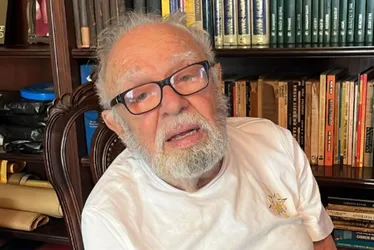 Imagem ilustrativa da imagem Emiliano Queiroz, o Dirceu Borboleta em 'O Bem-Amado', morre aos 88 anos