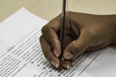 Imagem ilustrativa da imagem Enade 2024: Alunos fazem prova para avaliar ensino superior no domingo